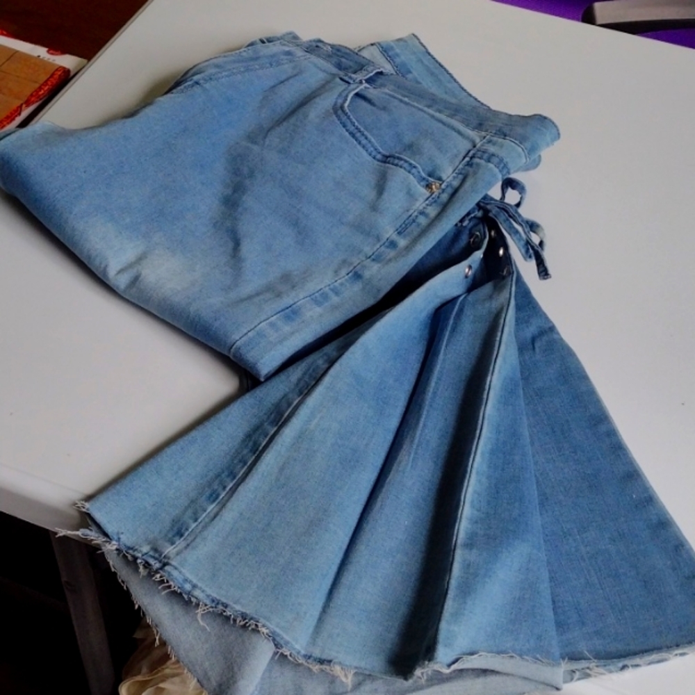 Bell bottom pants